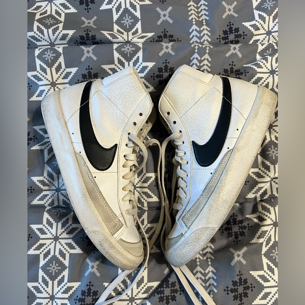 Nike High-Top Sneakers in Cream and Black
